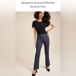 NWT Maurices Bengaline textured. Mid-rise, Bootcut, Navy pants. Size: S/Fit: Reg